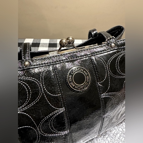 Coach ❤️Kiss Snap Patent Leather Mono Satchel - Picture 10 of 16